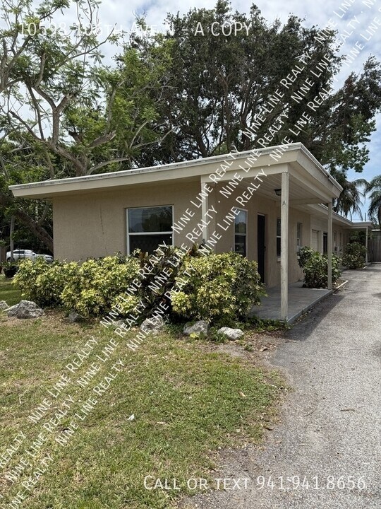 10598 106th Ave N in Largo, FL - Building Photo