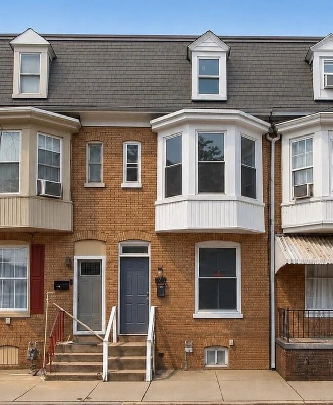 property at 460 S Pershing Ave