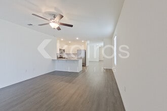 32157 Katelin Cir in Leesburg, FL - Building Photo - Building Photo