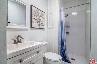 14560 Clark St in Los Angeles, CA - Building Photo - Building Photo
