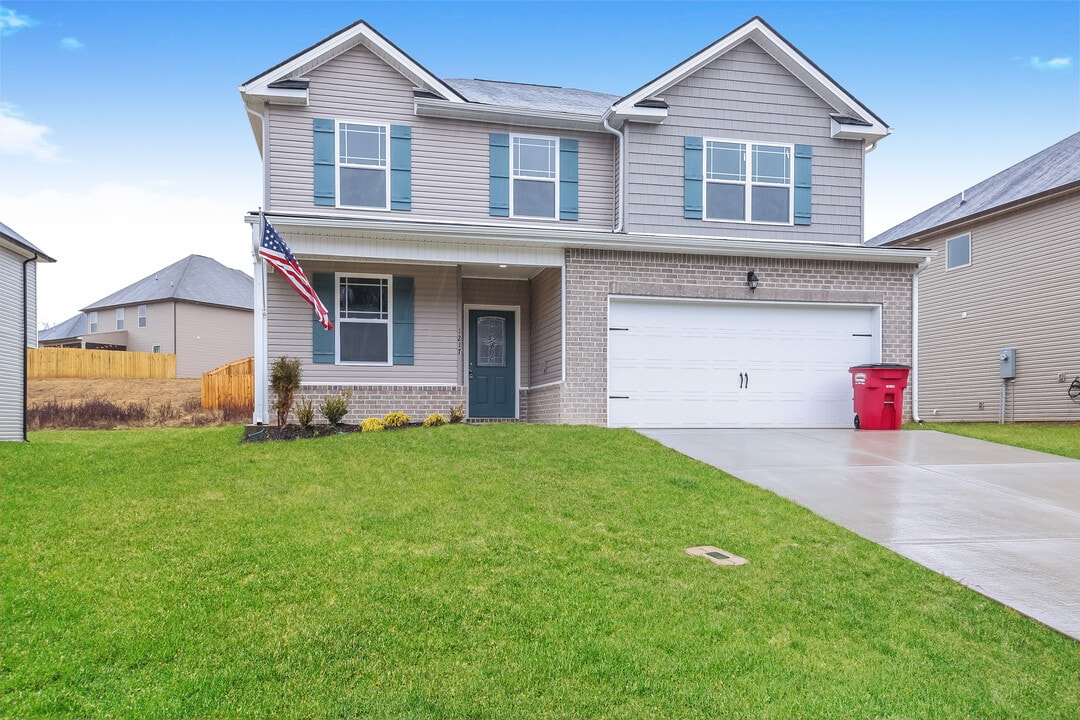 1217 Black Oak Cir in Clarksville, TN - Building Photo