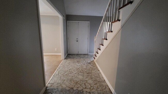 5195 Wren Cove in Memphis, TN - Building Photo - Building Photo