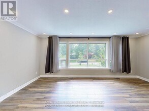 1821 Christopher Rd in Mississauga, ON - Building Photo - Building Photo