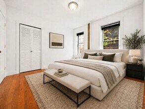 107 Christopher St, Unit 6 in New York, NY - Building Photo - Building Photo