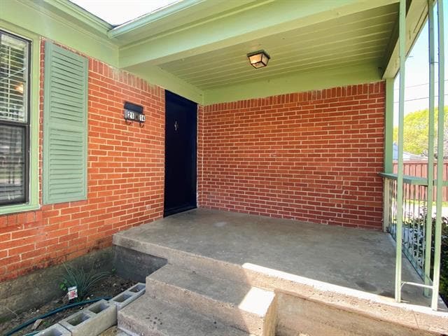 2114 Dunloe Ave in Dallas, TX - Building Photo - Building Photo