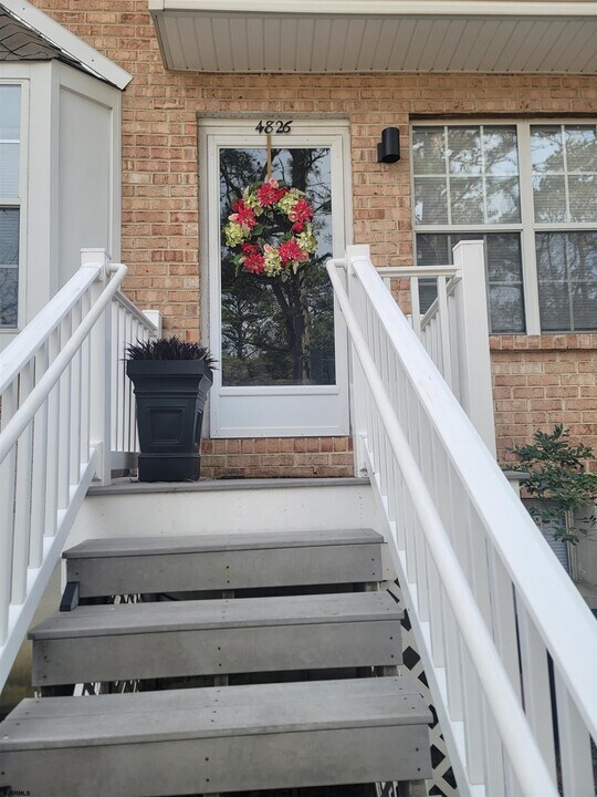 4826 Green Ash Ln in Hamilton, NJ - Building Photo