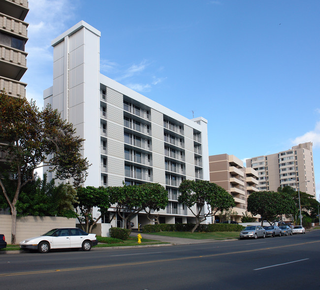 East Lake Apartments in Honolulu, HI - Building Photo - Building Photo