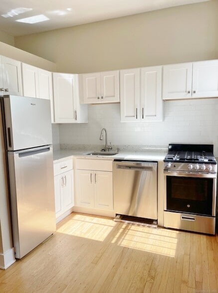 30 Lyon St in New Haven, CT - Building Photo - Building Photo
