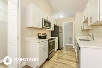 1107 Foxhaven Dr in Greensboro, NC - Foto de edificio - Building Photo