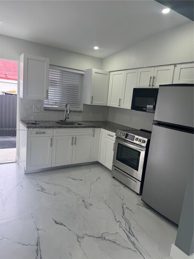 4315 NW 24th Ave in Miami, FL - Building Photo - Building Photo
