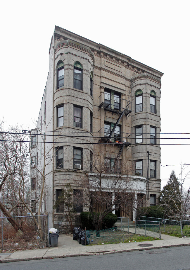 87 N Broadway in Yonkers, NY - Building Photo - Building Photo