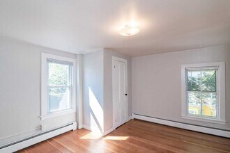13 Cherry St in Northampton, MA - Building Photo - Building Photo