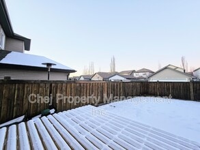 1613 Rutherford Rd SW in Edmonton, AB - Building Photo - Building Photo