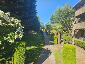 1012 S 27th St in Tacoma, WA - Building Photo - Building Photo