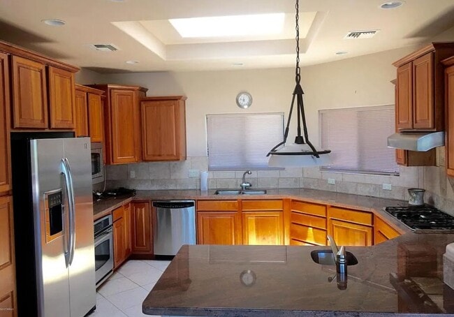 5640 W Sunset Rd in Tucson, AZ - Building Photo - Building Photo