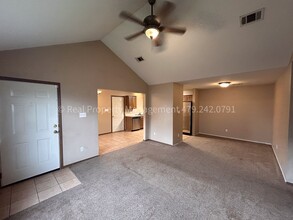 1003 Trenton Dr in Fort Smith, AR - Foto de edificio - Building Photo