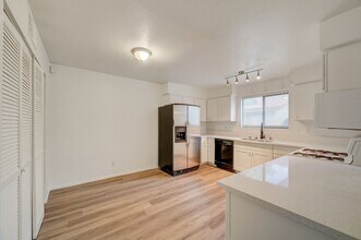 6749 W Charleston in Las Vegas, NV - Building Photo - Building Photo