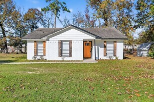 23567 Pine Forest Dr in New Caney, TX - Building Photo