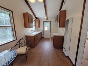 7247 Allott Ave, Unit 47A in Los Angeles, CA - Building Photo - Building Photo