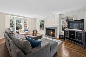 526 Orchard Ln in Winnetka, IL - Building Photo - Building Photo