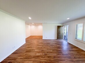 1052 Plover Way in Oceanside, CA - Building Photo - Building Photo