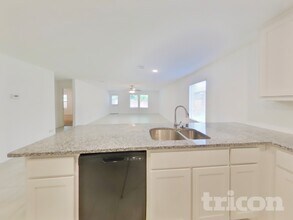 1516 Clairborne Ct, Unit WAIT-A1 in Little Elm, TX - Foto de edificio - Building Photo