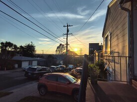 715 Washington Ave in Albany, CA - Building Photo