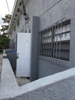 1542 NW 35th St in Miami, FL - Building Photo