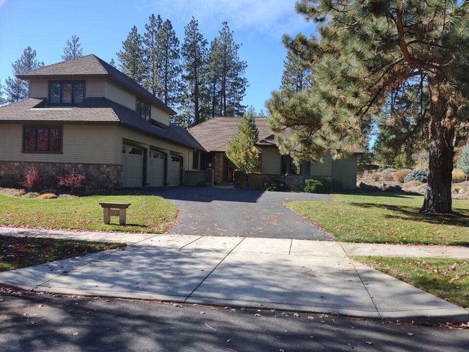 2687 Niagara Ct in Bend, OR - Building Photo