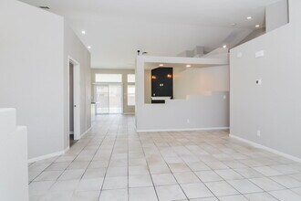403 Royal Greens Dr in Henderson, NV - Building Photo - Building Photo