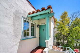 2000 Washington Ave in Santa Monica, CA - Building Photo - Building Photo