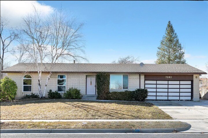 7007 Copperhill Dr in West Valley City, UT - Building Photo
