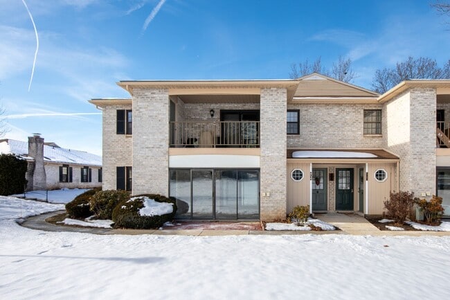 2735 Rolling Green Pl