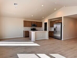 7565 E Edison St in Nampa, ID - Building Photo - Building Photo