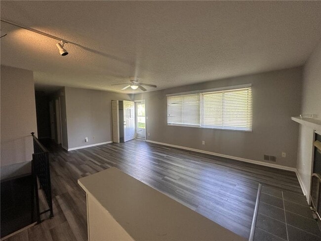 16005 County Rd 6 in Plymouth, MN - Building Photo - Building Photo