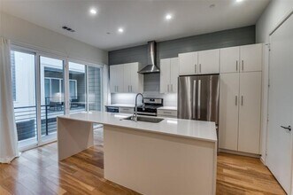 3812 San Jacinto St in Dallas, TX - Building Photo - Building Photo