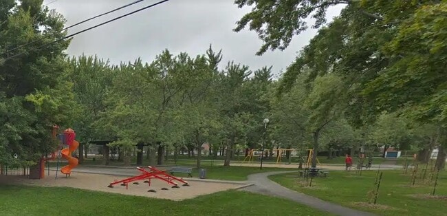 5250-5252 De Charleroi Rue in Montréal, QC - Building Photo - Building Photo