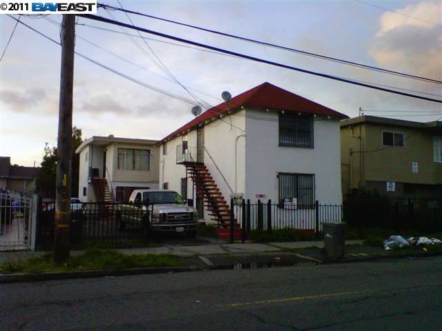 1063 81st Ave in Oakland, CA - Building Photo