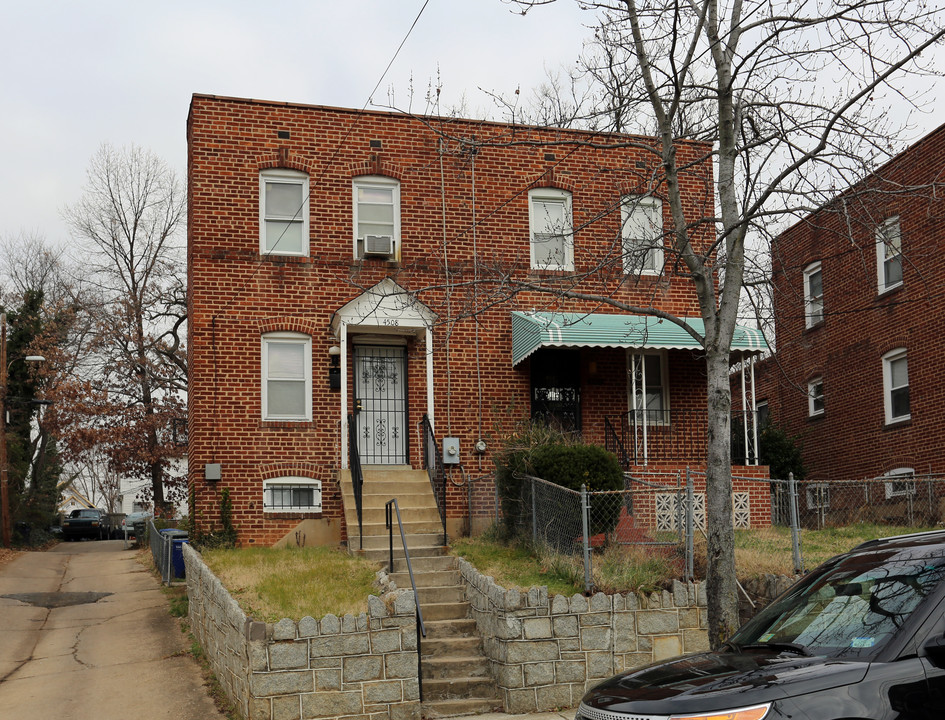 The Duplexes at 45th and Eads in Washington, DC - Building Photo