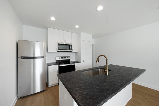 2927 Nicholson Dr, Unit 17 in Baton Rouge, LA - Building Photo - Building Photo