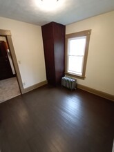 206 Edwin Ave SE, Unit Apt 1 in Massillon, OH - Foto de edificio - Building Photo