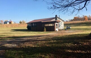 826 Jonathan Run Rd in Parsons, WV - Building Photo