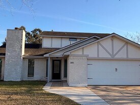 3815 Redwood Falls Dr in Houston, TX - Building Photo