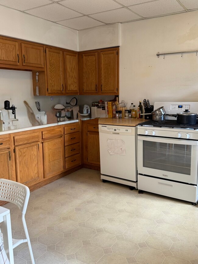 5430 Baywood St, Unit 1st Floor in Pittsburgh, PA - Foto de edificio - Building Photo
