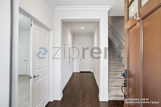 715 Mystic Topaz Loop in San Jose, CA - Foto de edificio - Building Photo