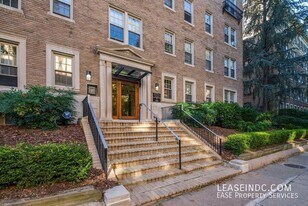 1910 Kalorama Rd NW in Washington, DC - Building Photo
