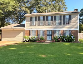 5300 Pipers Gap Dr in Memphis, TN - Building Photo