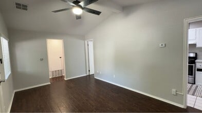 2406 Fairway Ave in Montrose, CA - Building Photo - Building Photo