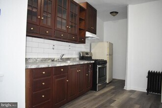 10 S 62nd St in Philadelphia, PA - Building Photo - Building Photo