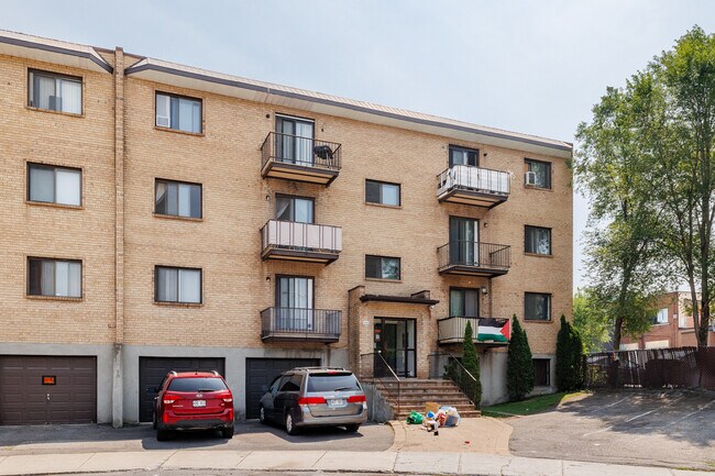 6060 Chevalier Rue in Montréal, QC - Building Photo - Primary Photo